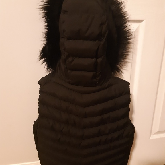 Down hooded vest - Picture 2 of 4